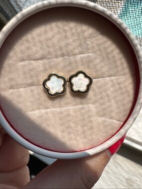 Ana Luisa Rei flower stud earrings